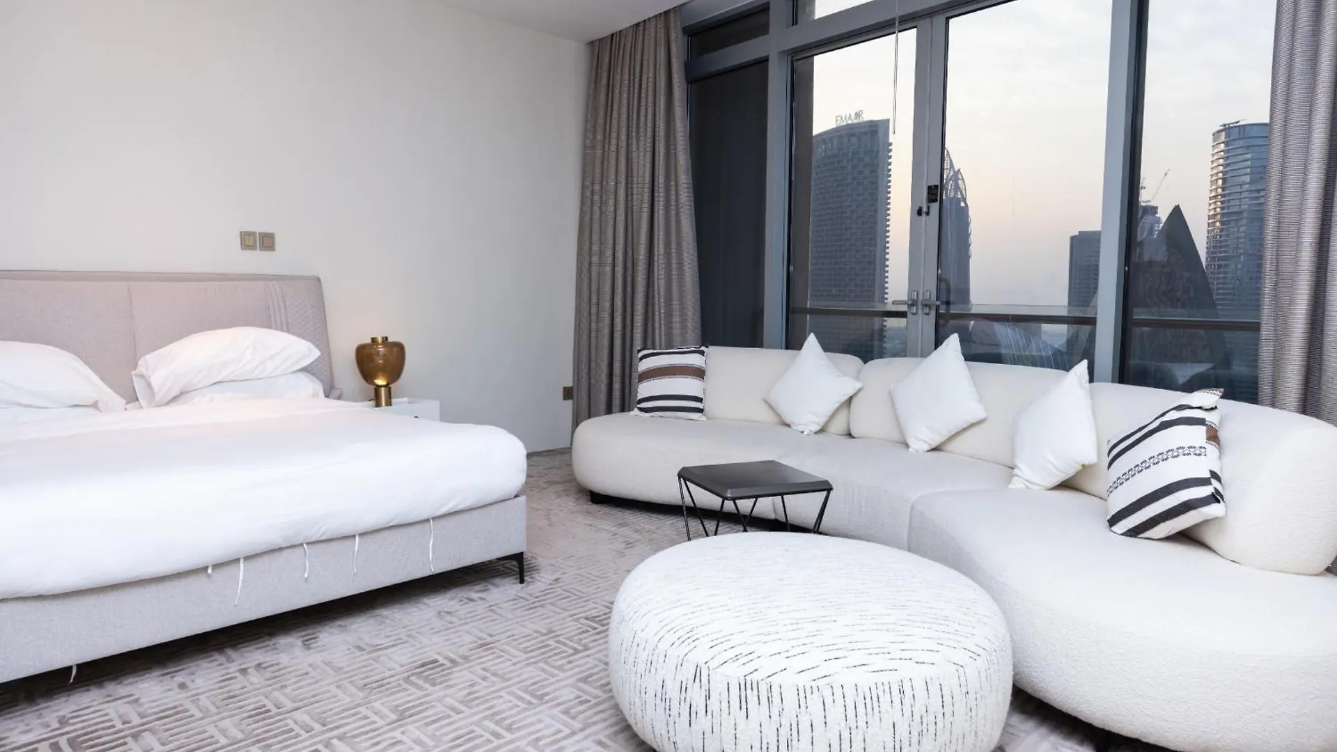 The Dubai Mall Residences 0*,